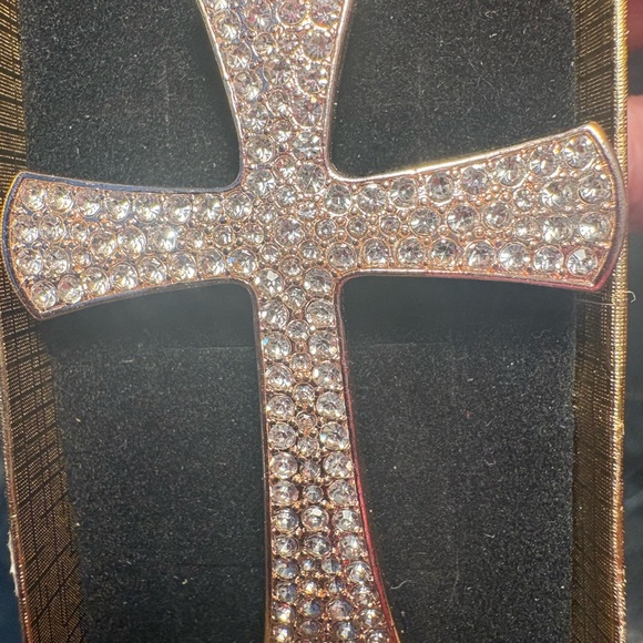 Silver Rhinestone Cross brooch - Picture 10 of 10